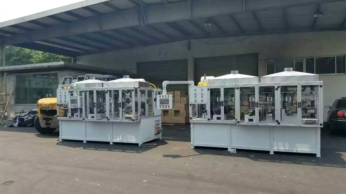 點焊機生產現場5